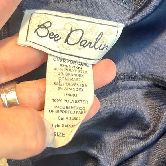 💙VTG Bee Darlin, Gorgeous, Lined, Form Flattering , Rich Navy, Size 6 - Picture 3 of 16